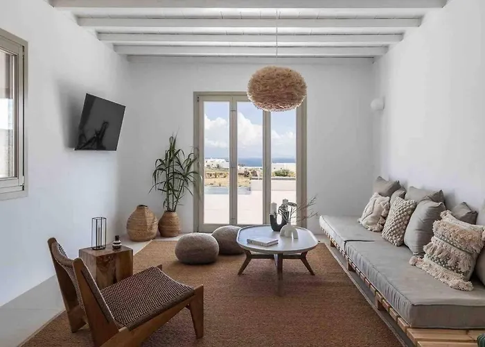 Barbara, By Red Windmill 别墅