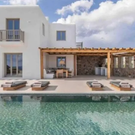 Barbara, By Red Windmill * Καλαφάτη