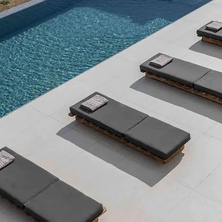 别墅 Barbara, By Red Windmill *