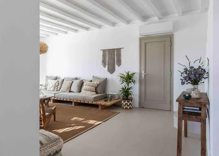 Villa Barbara, By Red Windmill