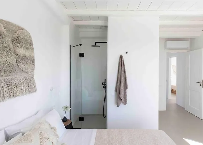 Barbara, By Red Windmill Villa *